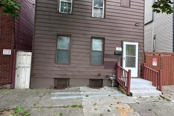 15 SHERMAN ST