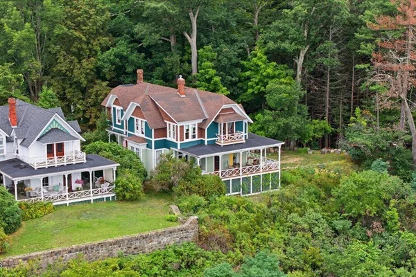 24 HOLMAN HILL RD
