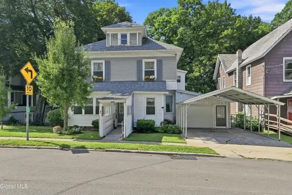 64 MOYER ST
