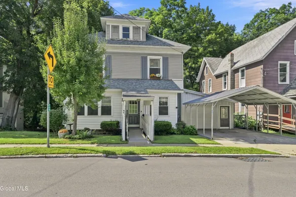 64 MOYER ST