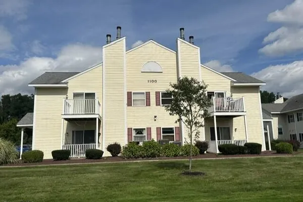 1106 CAMBRIDGE MANOR DR 6