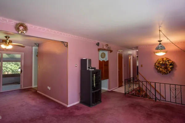4 ORCHARD DR