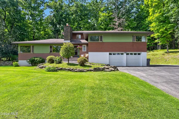 303 TERRACE RD