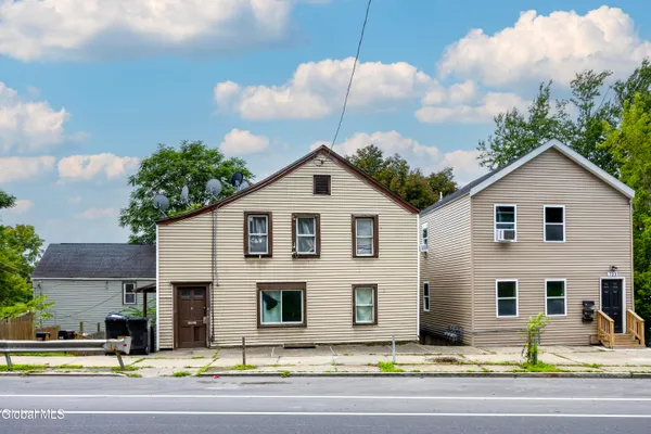 727 BURDEN AVE