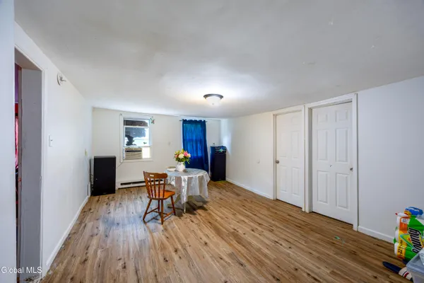 727 BURDEN AVE