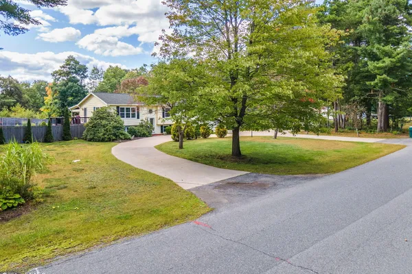 6 CORIANDER DR