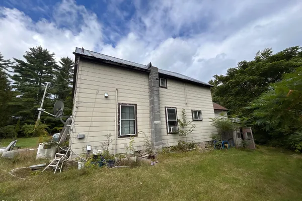 122 NEW HAGUE RD