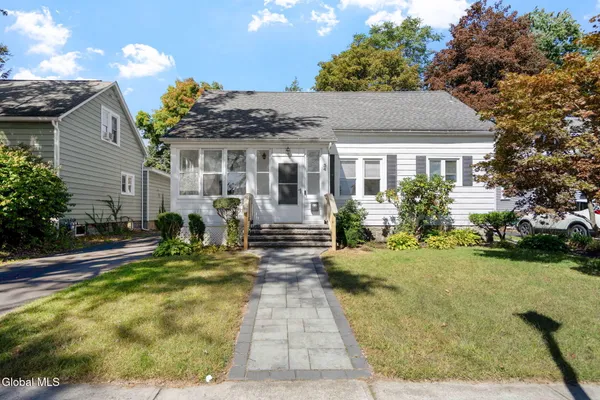 34 VAN BUREN ST