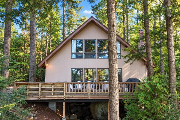 55 LAKEVIEW DR