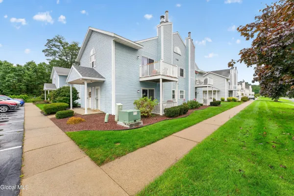 705 CAMBRIDGE MANOR DR