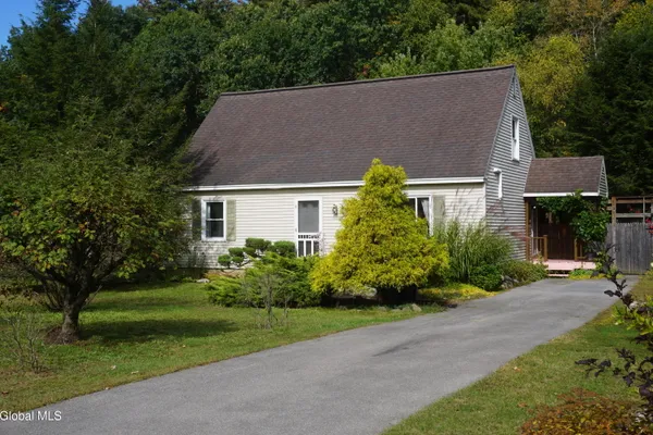6 NEWINGTON AVE