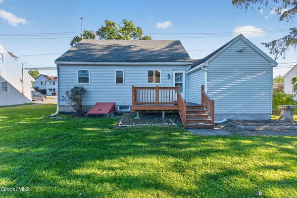 1295 MAIN ST