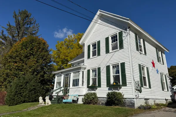 152 KINGSBORO AVE