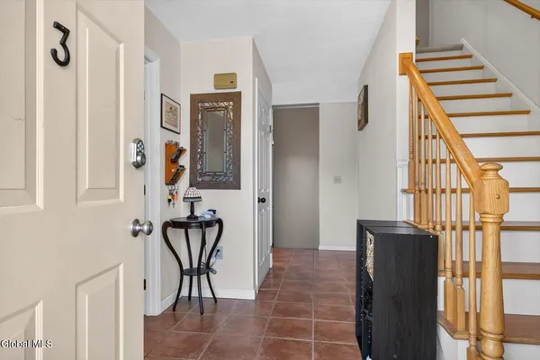 3 GLENMORE AVE