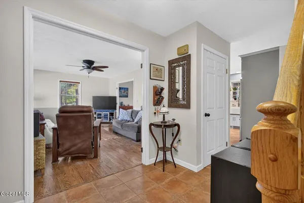 3 GLENMORE AVE