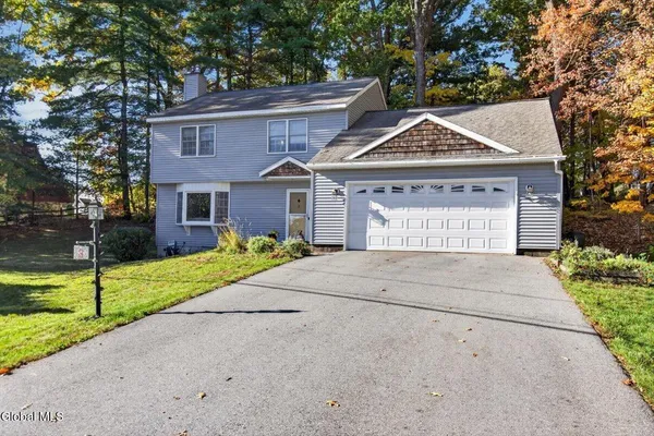 3 GLENMORE AVE