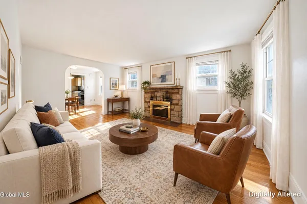 38 POINTVIEW DR