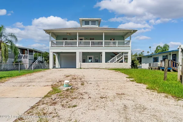 2730 N COMANCHE PT