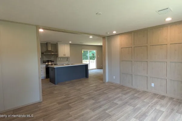 7704 GORDON LOOP