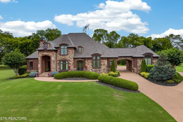 3642 EDGEWATER WAY