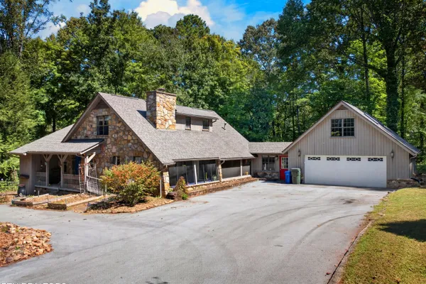 4434 OAKHURST DR