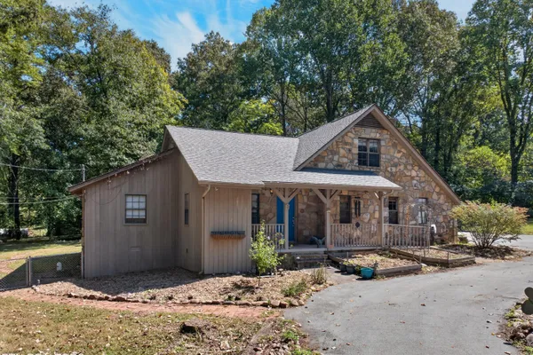 4434 OAKHURST DR