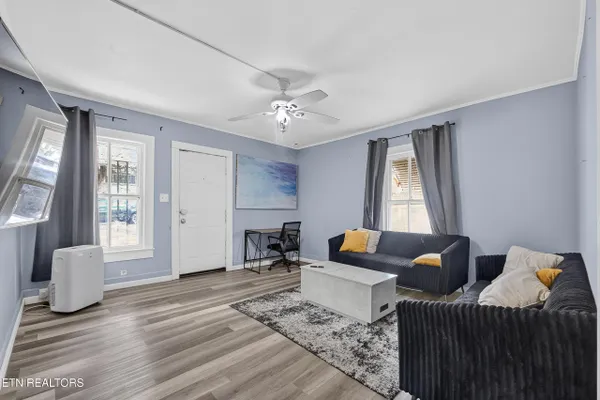 221 CANSLER AVE