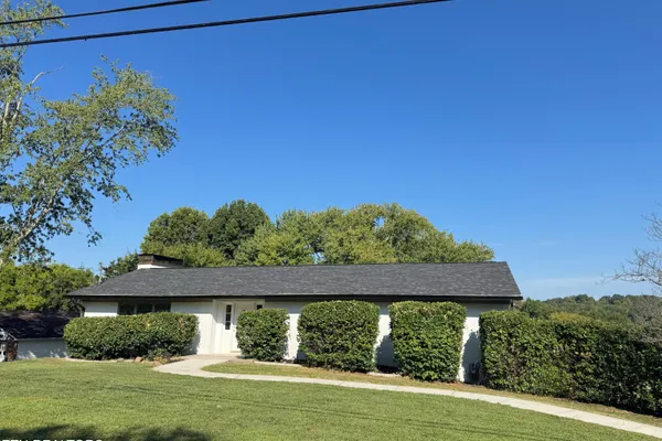 1220 SCENIC HILL DR