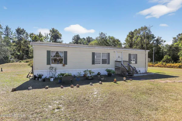 136 E MOCCASIN CREEK LN