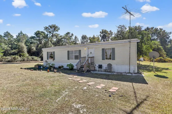 136 E MOCCASIN CREEK LN