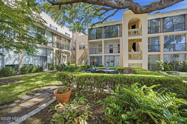 2909 ST JOHNS AVE 32B