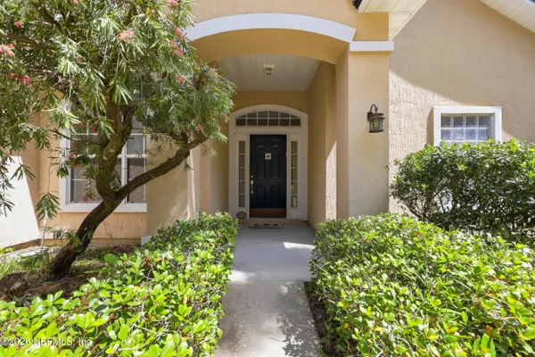 820 W CUMBERLAND CT