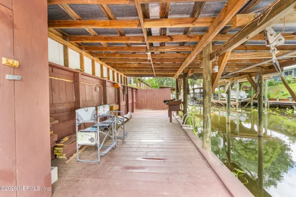 418 COVE DR