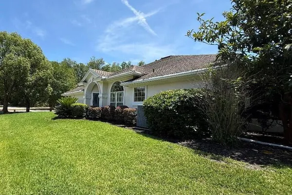 3666 CLUBHOUSE DR B