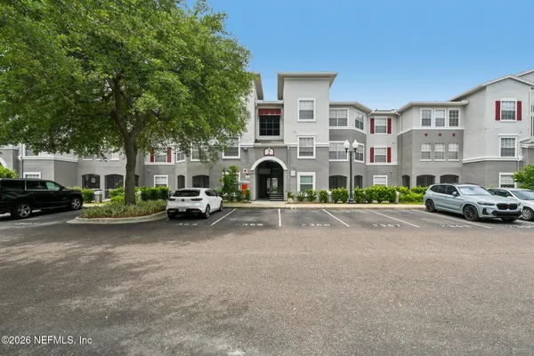 3591 KERNAN BLVD 208