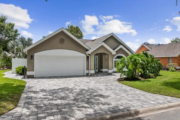 106 ANASTASIA LAKES DR