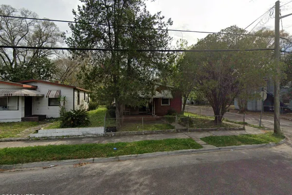 1737 TYLER ST
