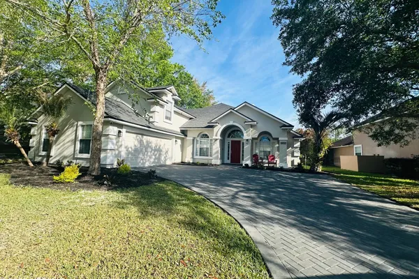 1816 CREEKWOOD LN