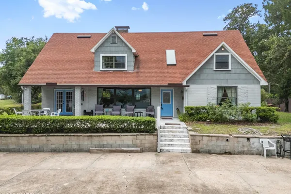 1375 CEDAR BAY RD