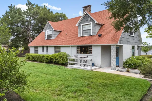 1375 CEDAR BAY RD
