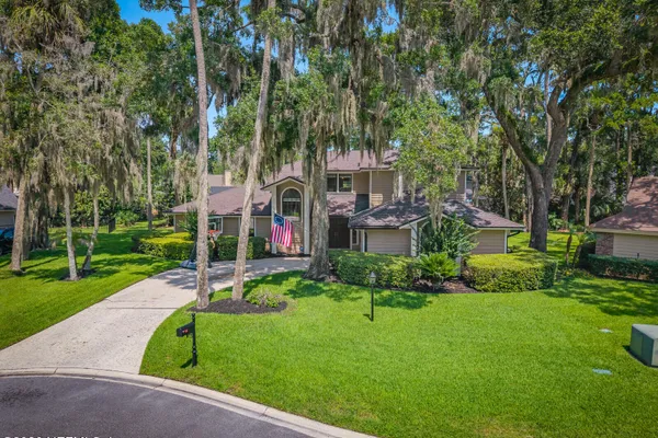 5008 BUTTONWOOD DR