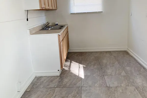 1525 MT HERMAN ST