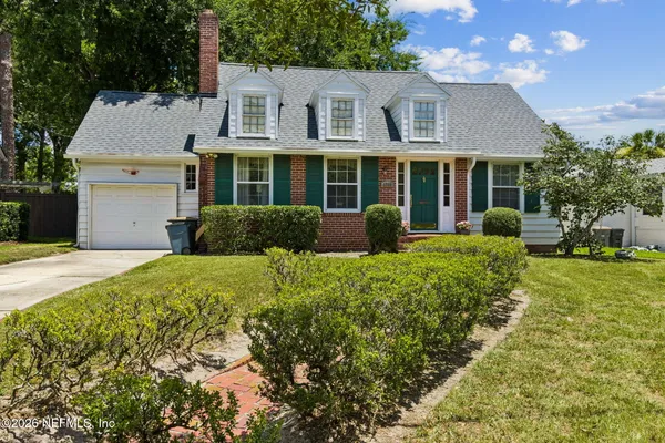 1729 DOGWOOD PL