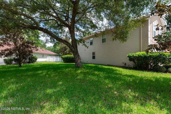 1101 ROUNDTREE CIR