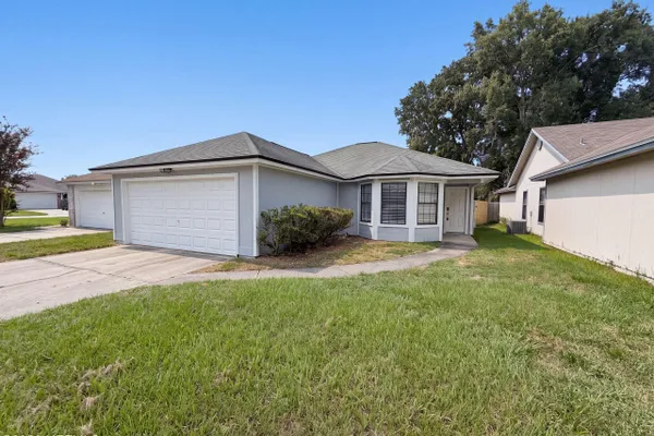 1708 ASHWOOD CIR