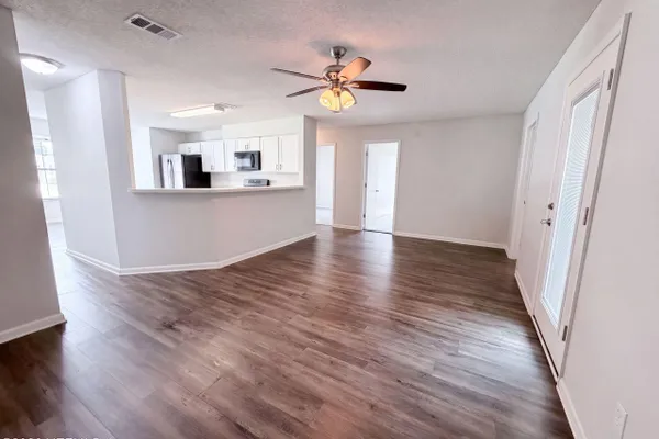 1708 ASHWOOD CIR