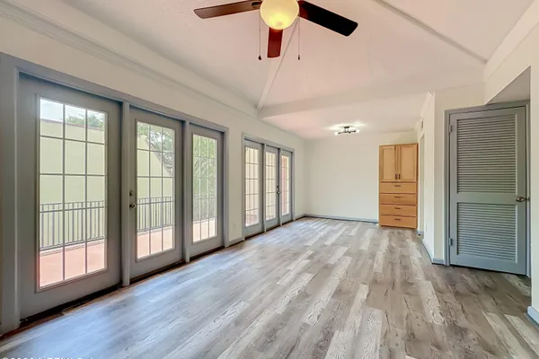 6515 LA MIRADA DR 2
