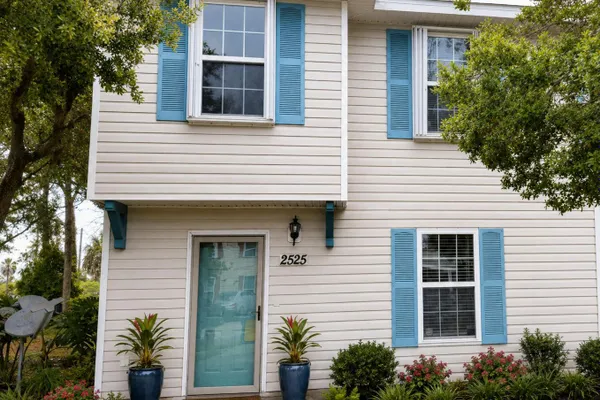2525 HAYWOOD ESTATES LN