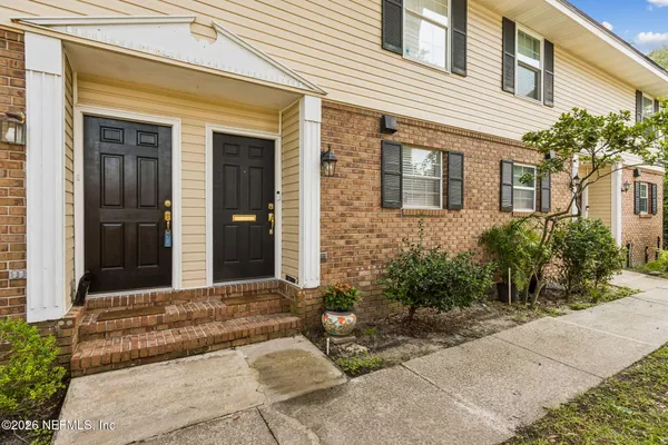 4519 COLUMBUS CIR 1B