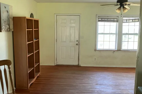 382 GOLF BLVD